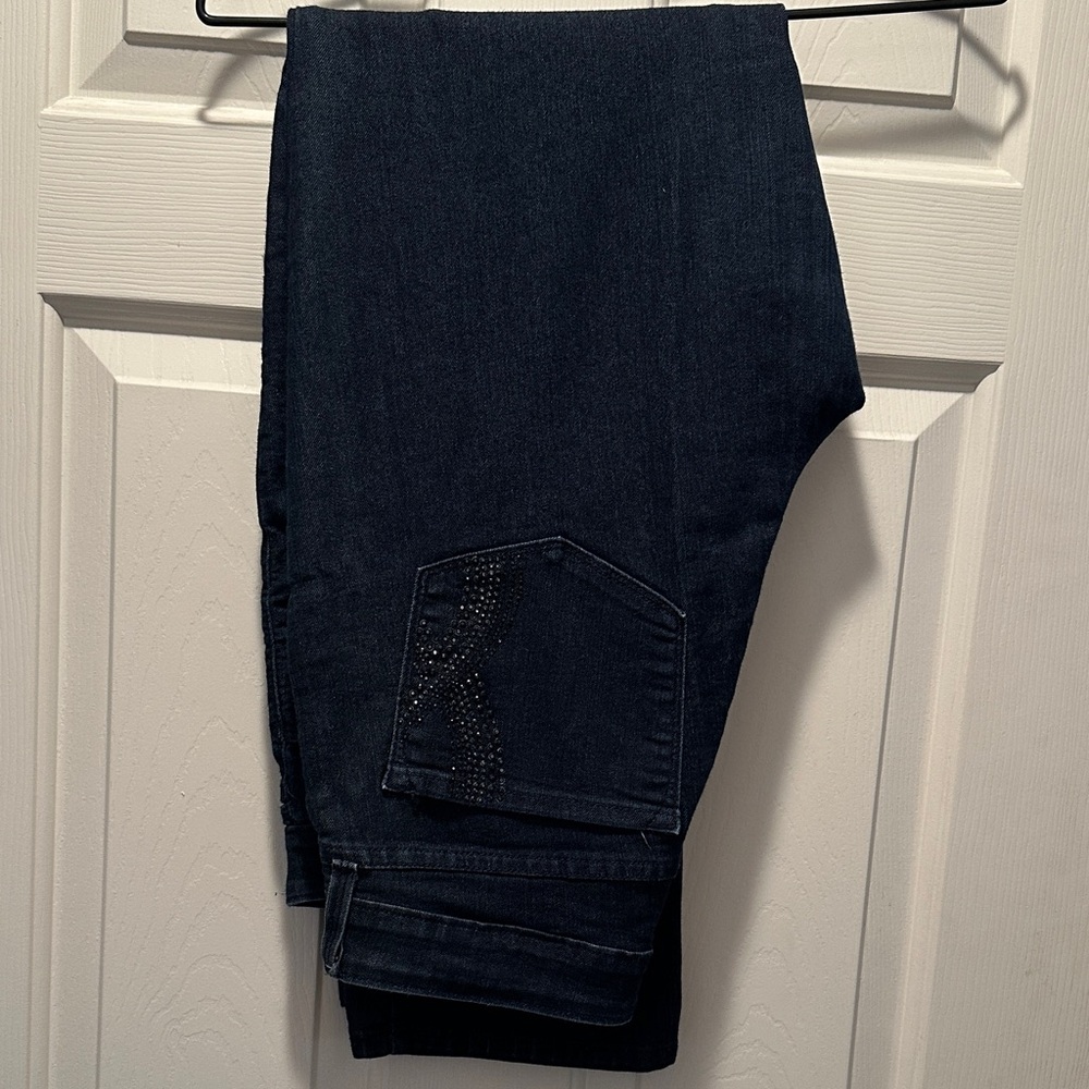 EUC NYDJ (Not Your Daughter’s Jeans) Dark Blue Wash High-Rise Straight Leg